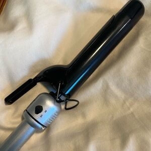 EUC Hot tools curling iron with clamp 1 1/2 inch